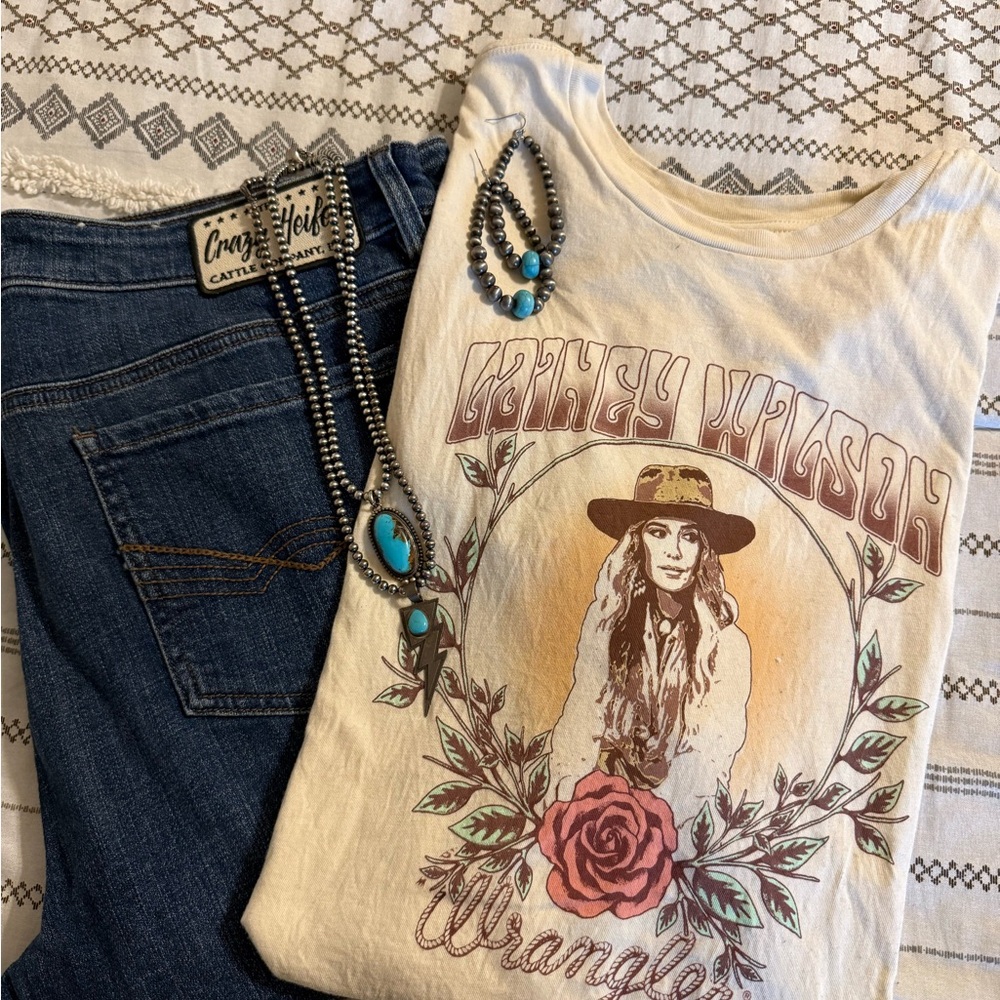Wrangler Cream Lainey Wilson Tee